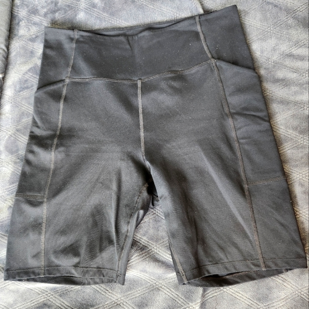 Girlfriend Collective High-rise Pocket Bike Short